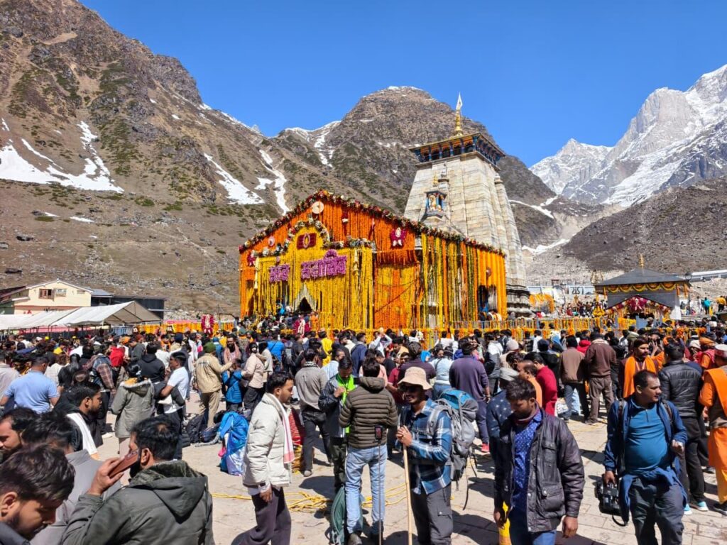 केदारनाथ धाम में अब तक 3 लाख से ज्यादा श्रद्धालुओं ने किए दर्शन, 22 अप्रैल से शुरू हुई थी यात्रा