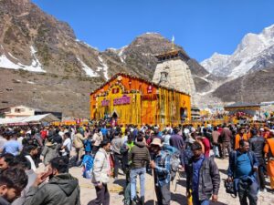 केदारनाथ धाम में अब तक 3 लाख से ज्यादा श्रद्धालुओं ने किए दर्शन, 22 अप्रैल से शुरू हुई थी यात्रा