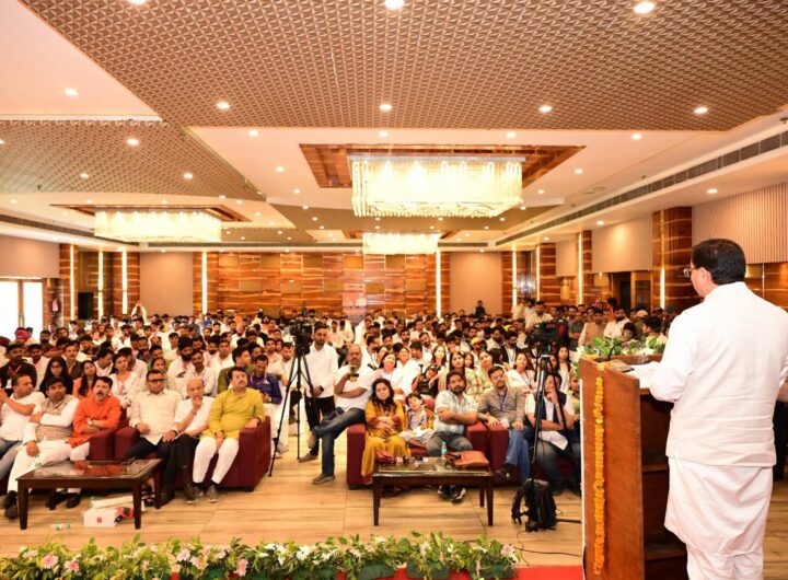 CM Dhami Interacts with Social Media Influencers and Content Creators in Khatima