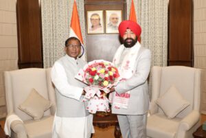 उत्तराखंड के राज्यपाल ले.ज.गुरमीत सिंह (रि) की असम के राज्यपाल से मुलाकात