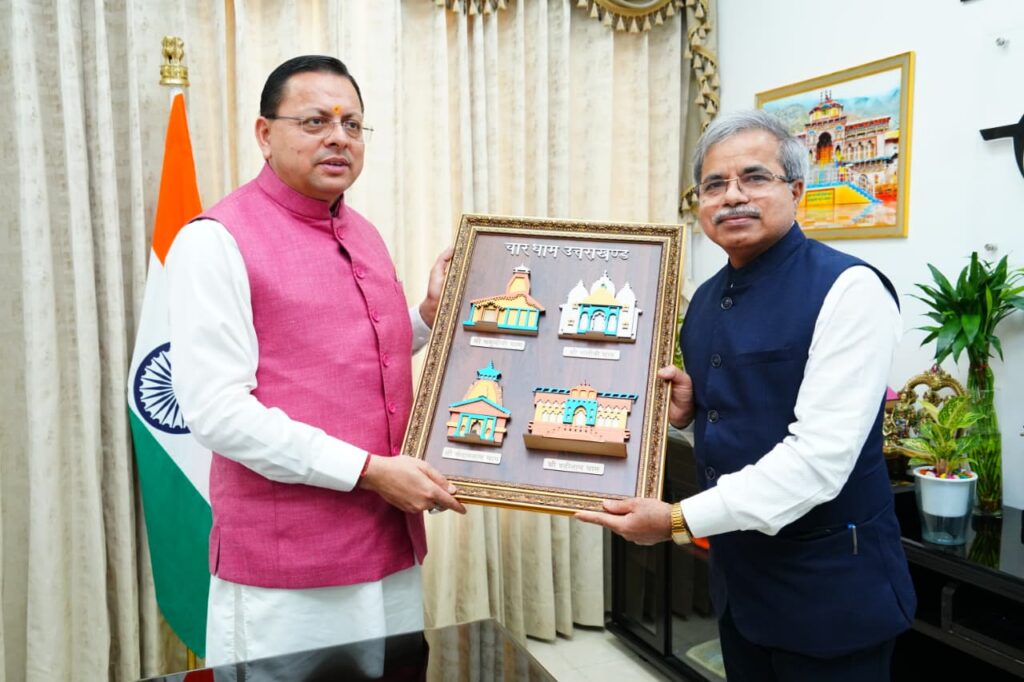 रेलवे बोर्ड चेयरमैन से मिले मुख्यमंत्री धामी, उत्तराखंड की रेल परियोजनाओं पर चर्चा