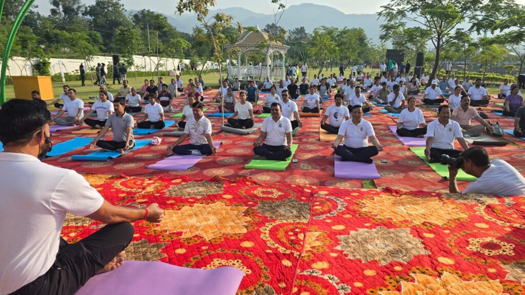 सिटी फॉरेस्ट पार्क में अंतरराष्ट्रीय योग दिवस कार्यक्रम