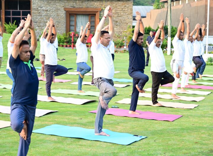 अंतरराष्ट्रीय योग दिवस से पहले सीएम धामी का योगाभ्यास