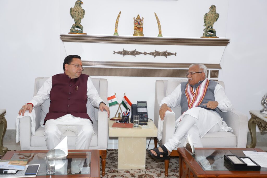 CM धामी ने केंद्रीय ऊर्जा मंत्री मनोहर लाल खट्टर से की मुलाकात
